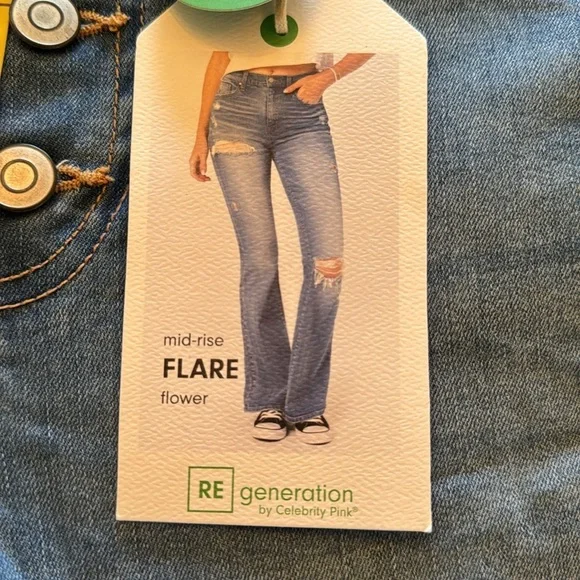 Celebrity by Pink Women's button-fly mid-rise Blue flare Jeans NWT 13/31 - Picture 10 of 11